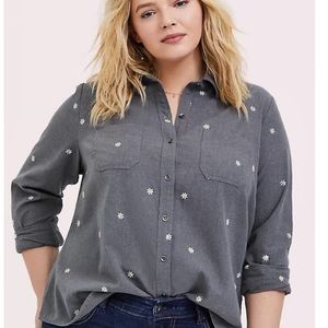 NWT Torrid Taylor Denim Daisy Embroidered Shirt